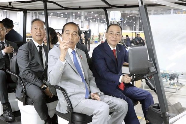 Indonesian President visits VinFast EV manufacturing complex